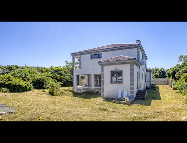 6 BEDROOM HOUSE FOR SALE IN BEACON BAY